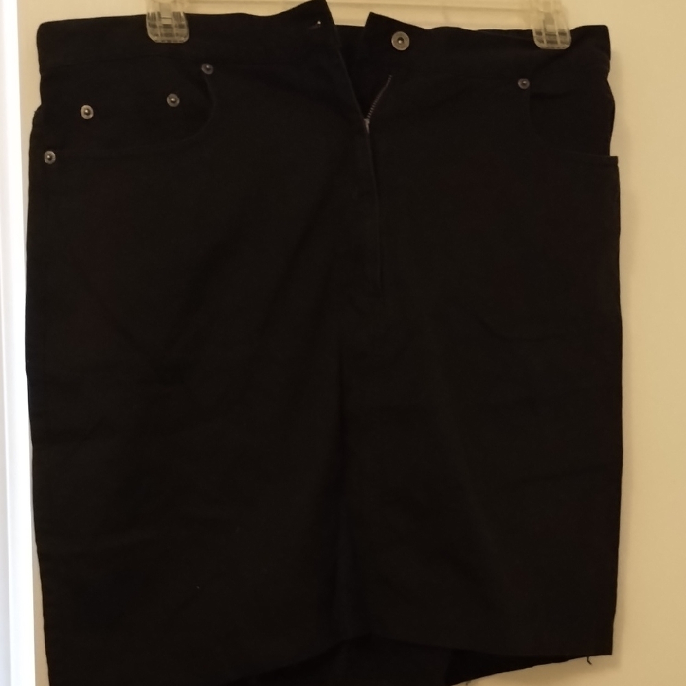 🌻 3/$12 item - Marsh Landing Black Cotton Apparel